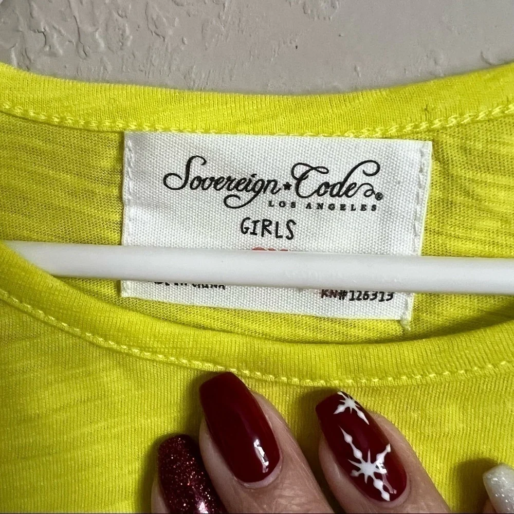 NWT Sovereign Code Neon‎ Yellow Heart T-Shirt